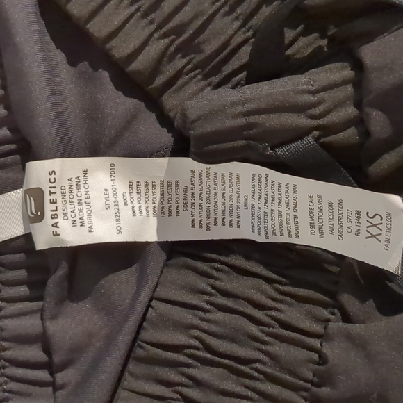 Fabletics shorts - Picture 6 of 6